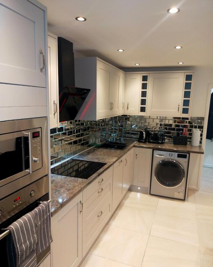 Impeccable 2-Bed House Apartamento Londres Exterior foto